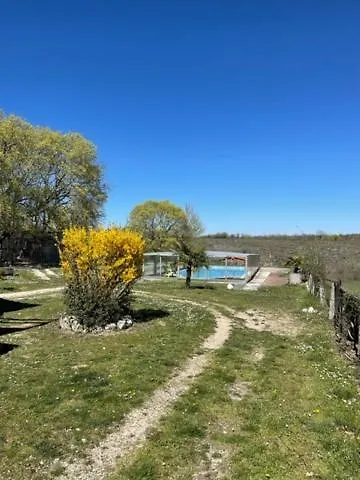 Gite Le Paradis Vakantiehuis Pern